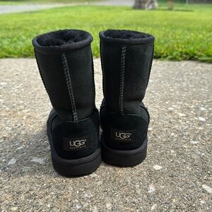 Black ugg boots
